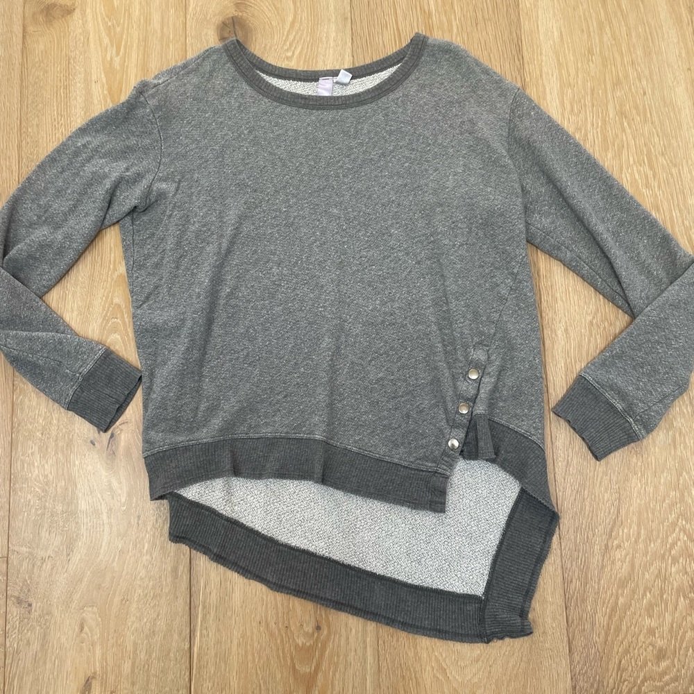 Gray Wilt Sweatshirt size small